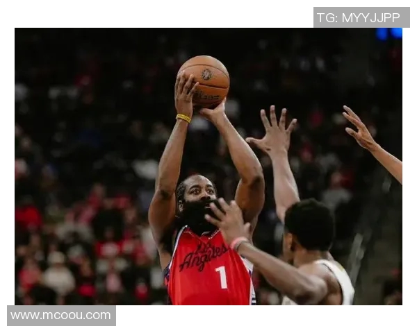 伦纳德34分+哈登14助攻导演逆转 快船2分险胜鹈鹕终结连败